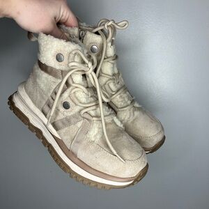 Blowfish Malibu Linx women's sherpa mid sneaker boot in sand size 7.5